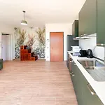Skyline - View On Ghirlandina Апартаменты *