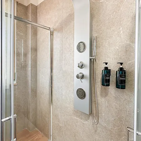 Skyline - View On Ghirlandina モデナ