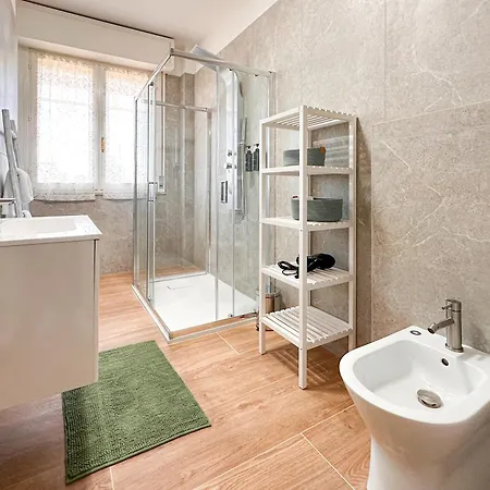 Skyline - View On Ghirlandina Apartman