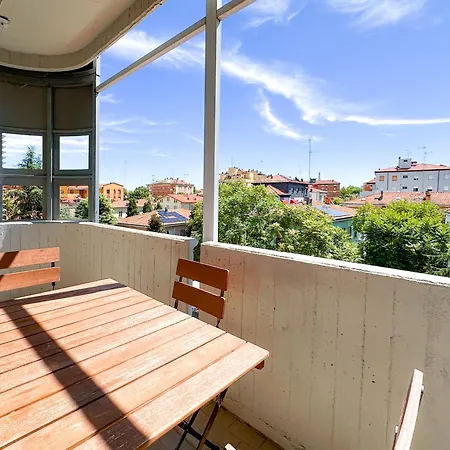 Skyline - View On Ghirlandina アパート *